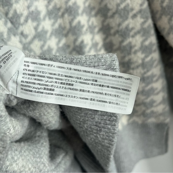 Abercrombie and Fitch Houndstooth white and grey oversized cardigan - Picture 5 of 5